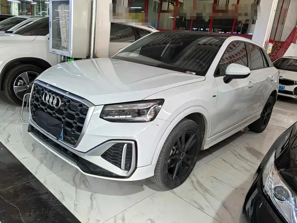 Audi Q2L 2023 из CN, фото 1