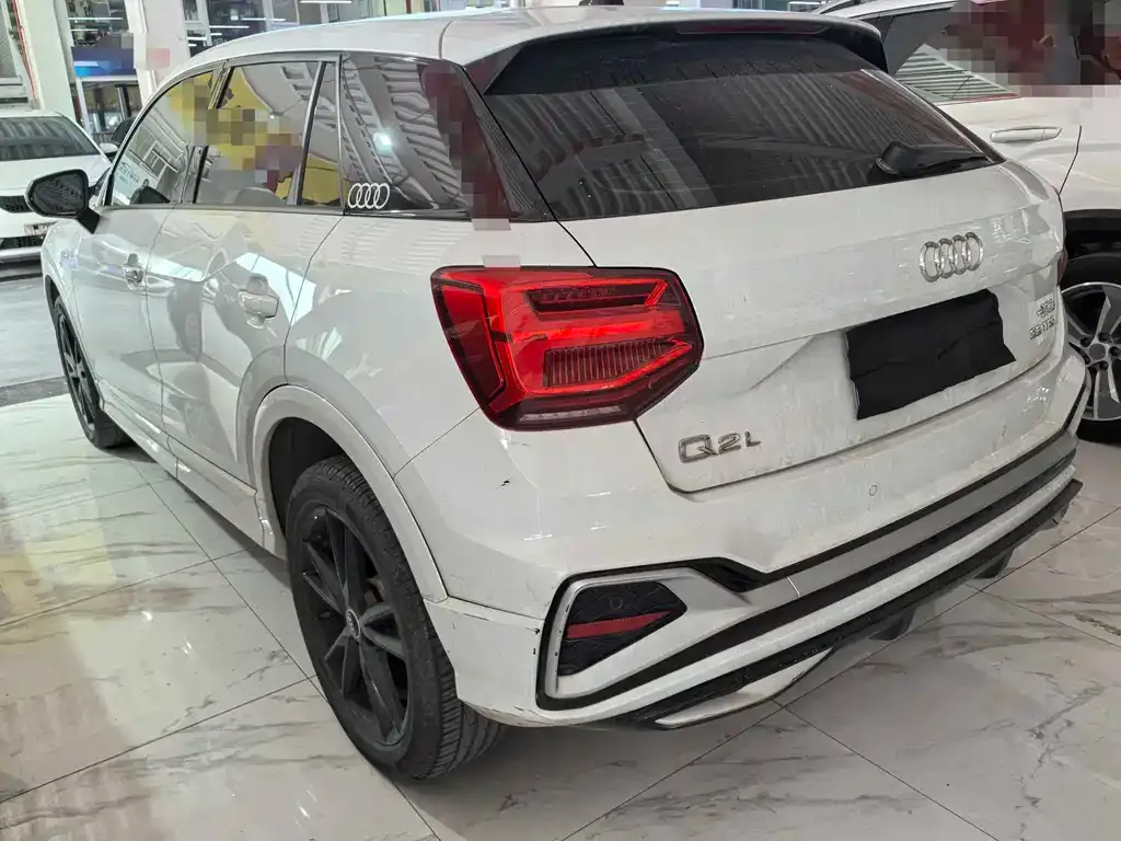 Audi Q2L 2023 из CN, фото 3