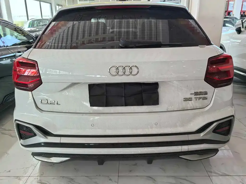 Audi Q2L 2023 из CN, фото 5