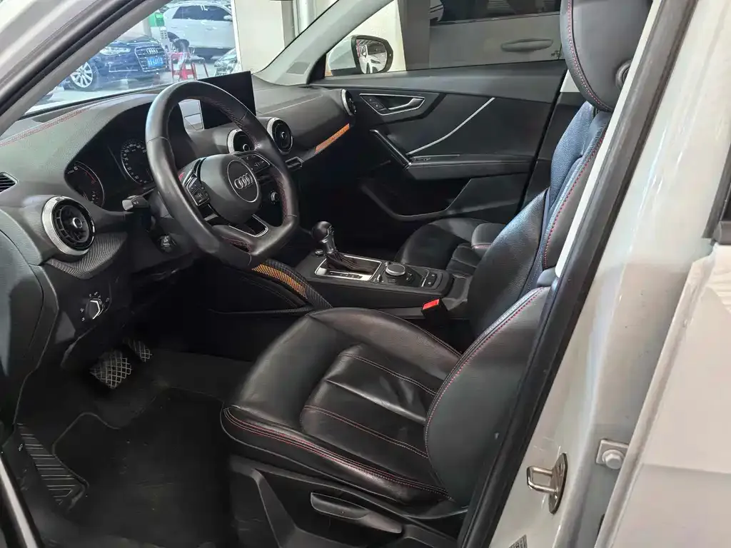 Audi Q2L 2023 из CN, фото 9