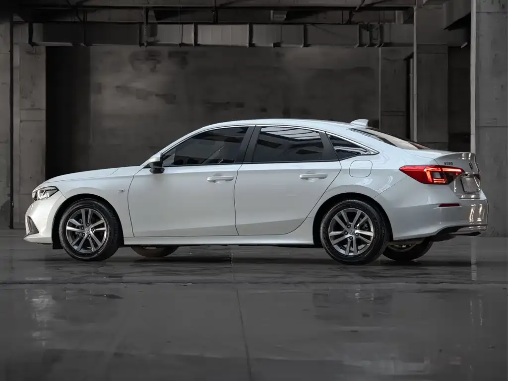 Honda Civic 2024 из CN, фото 2