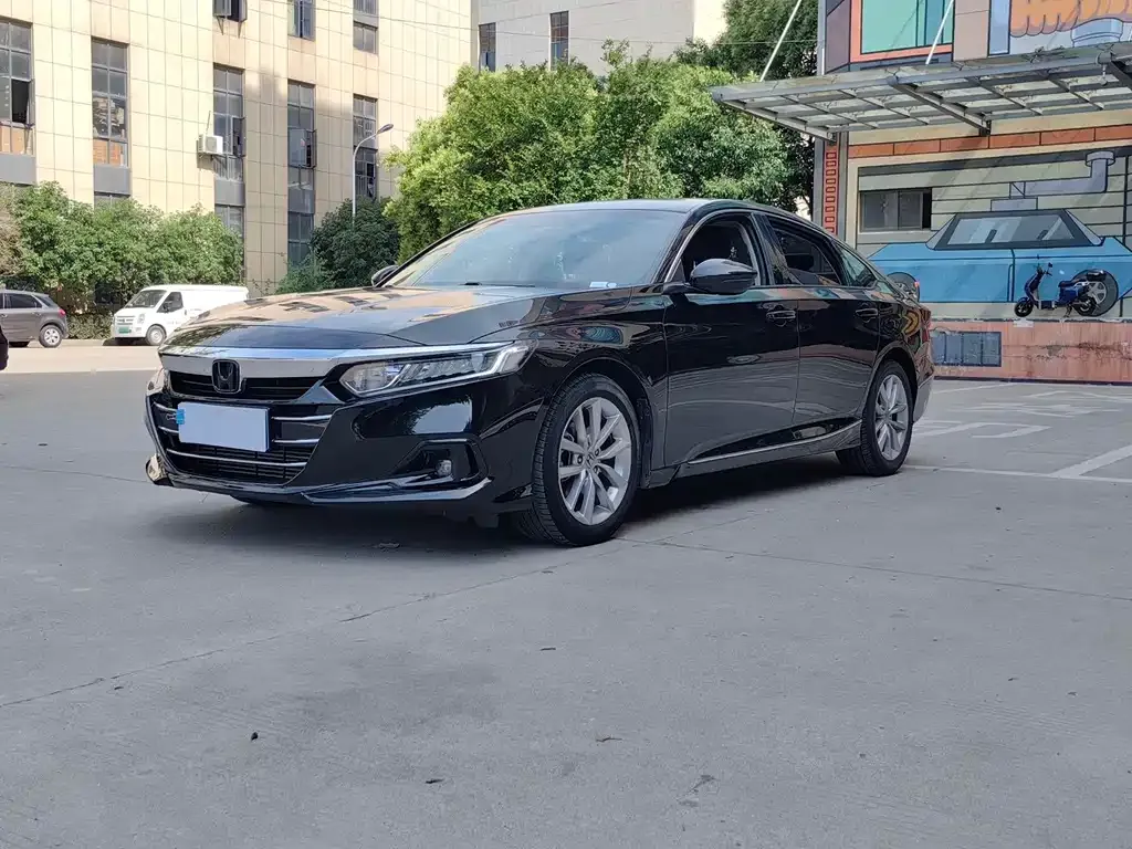 Honda Accord — фото 1