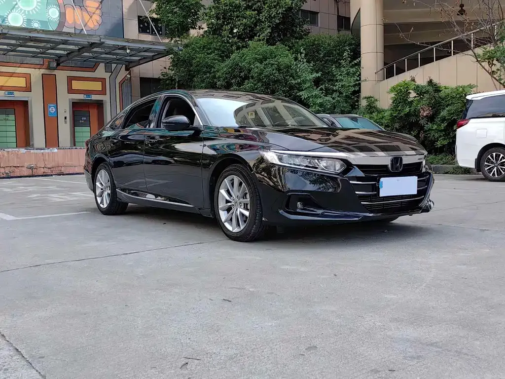 Honda Accord — фото 10