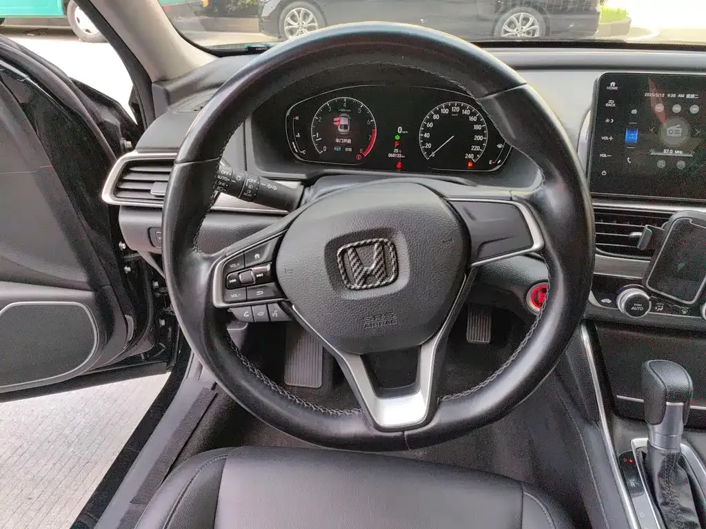 Honda Accord — фото 9