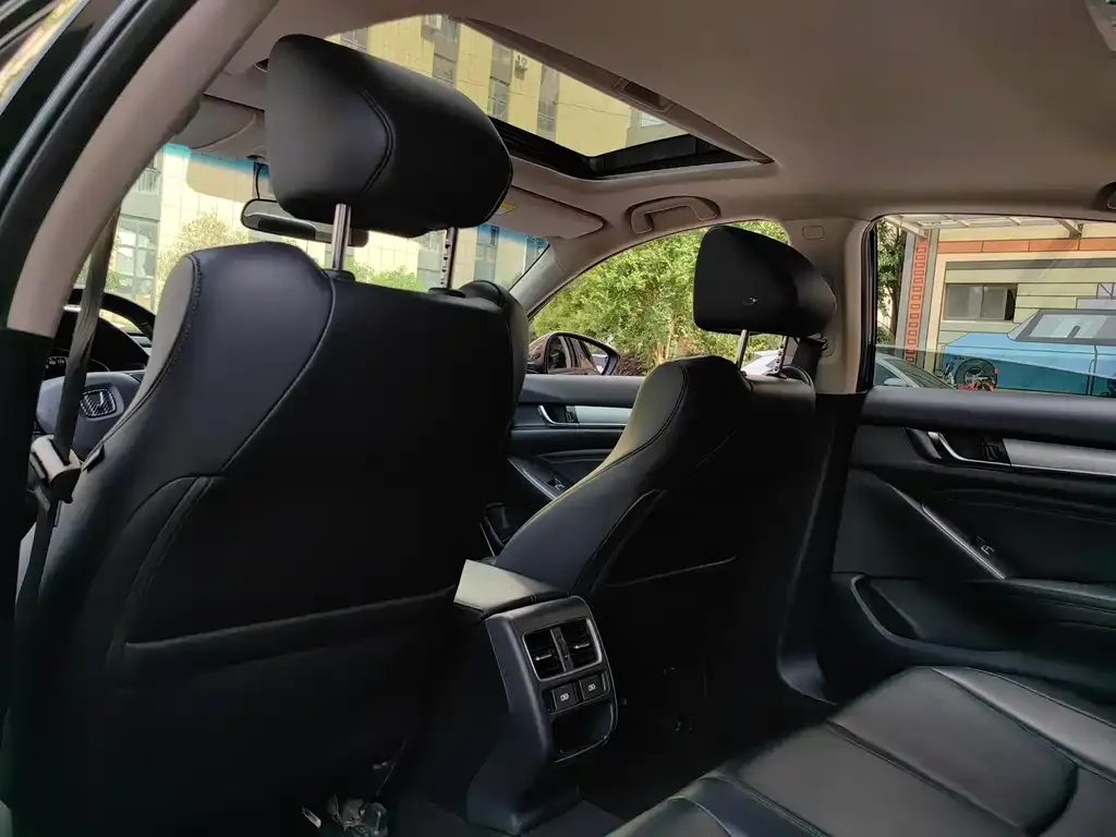 Honda Accord — фото 2