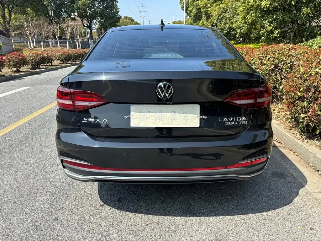 Volkswagen Lavida — фото 8