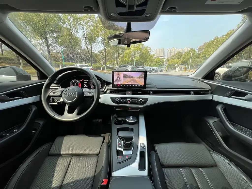Audi A4L 2021 из CN, фото 3