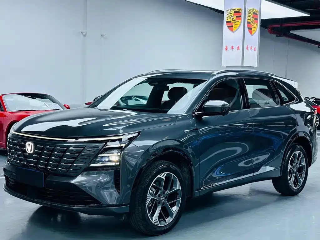 Changan CS75PLUS — фото 1