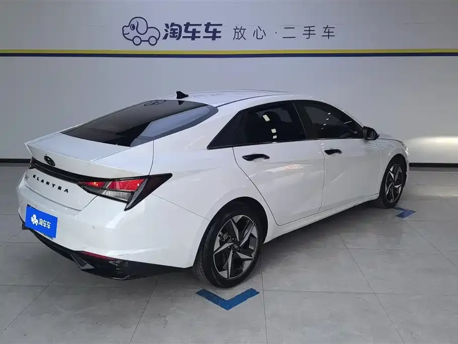 Hyundai Elantra 2023 из CN, фото 3
