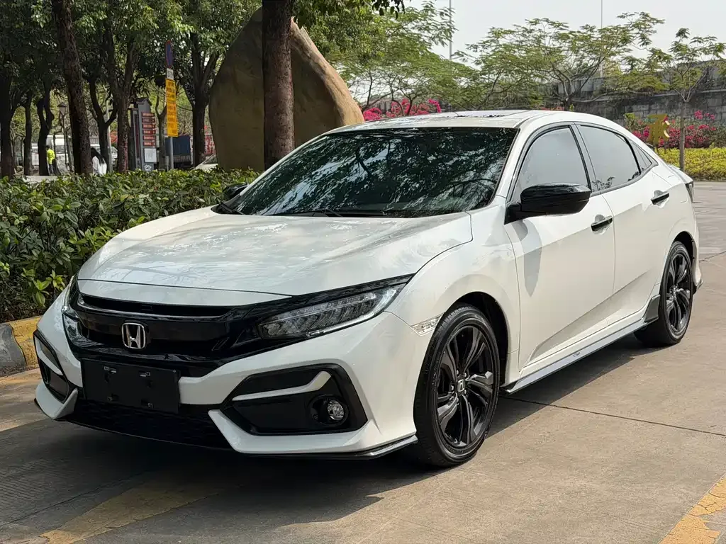 Honda Civic — фото 1