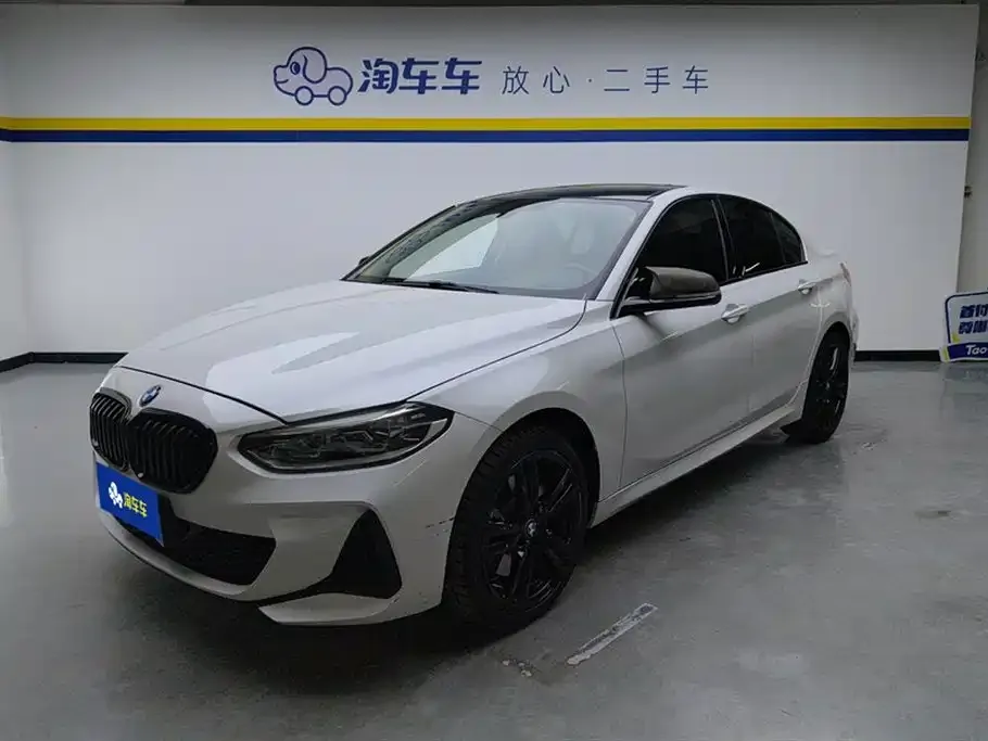 BMW 1 Series 2021 из CN, фото 1