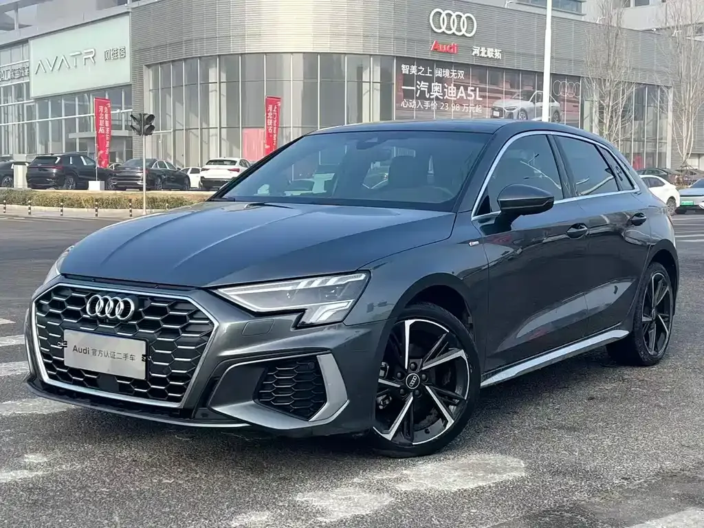 Audi A3 — фото 1