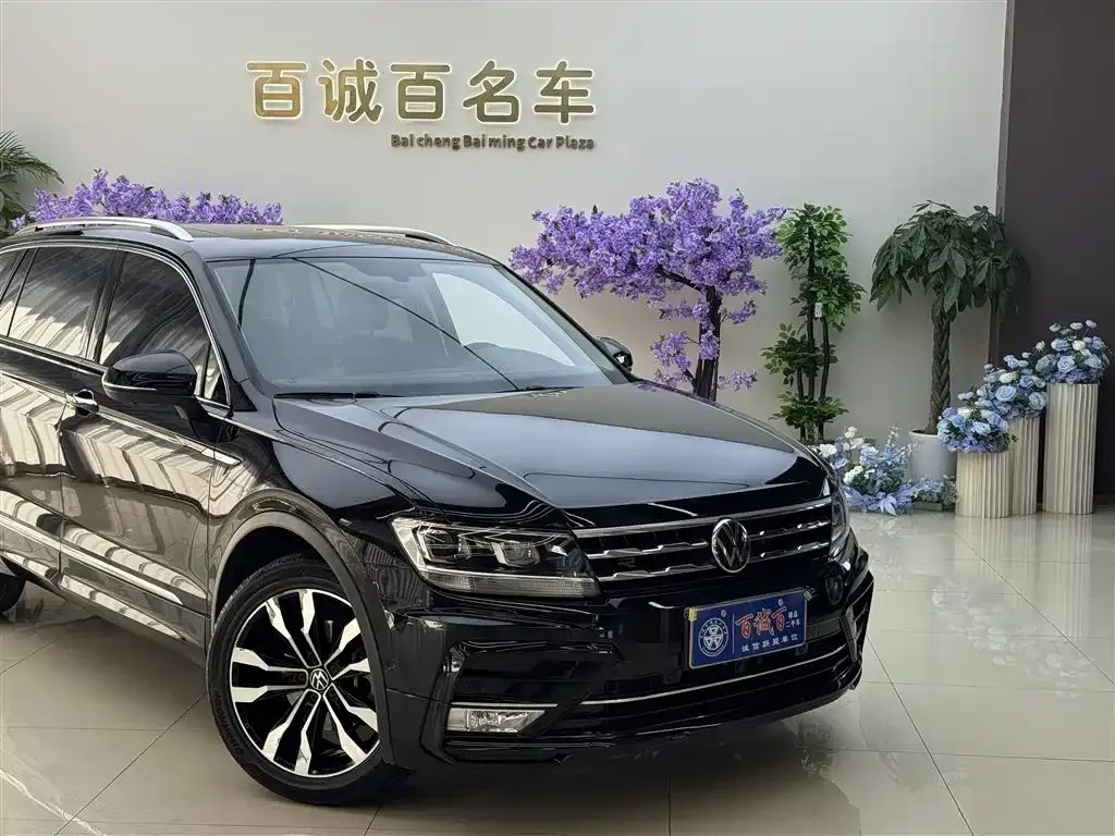 Volkswagen Tiguan L — фото 2
