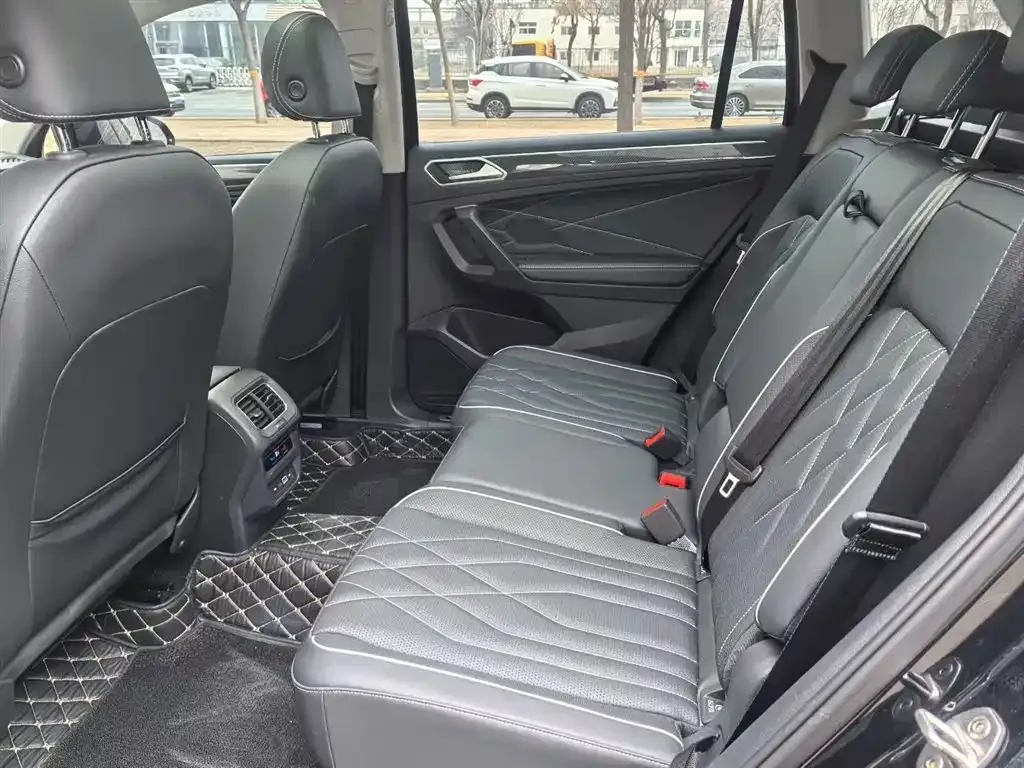 Volkswagen Tiguan L 2023 из CN, фото 3