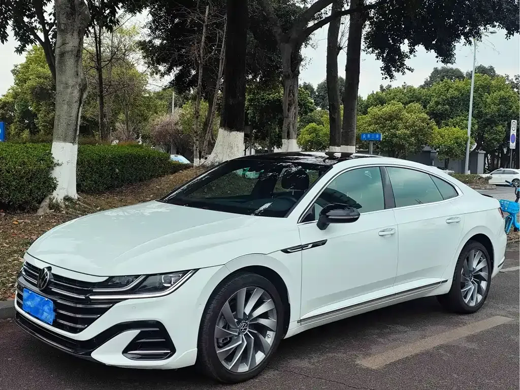 Volkswagen CC 2024 из CN, фото 1