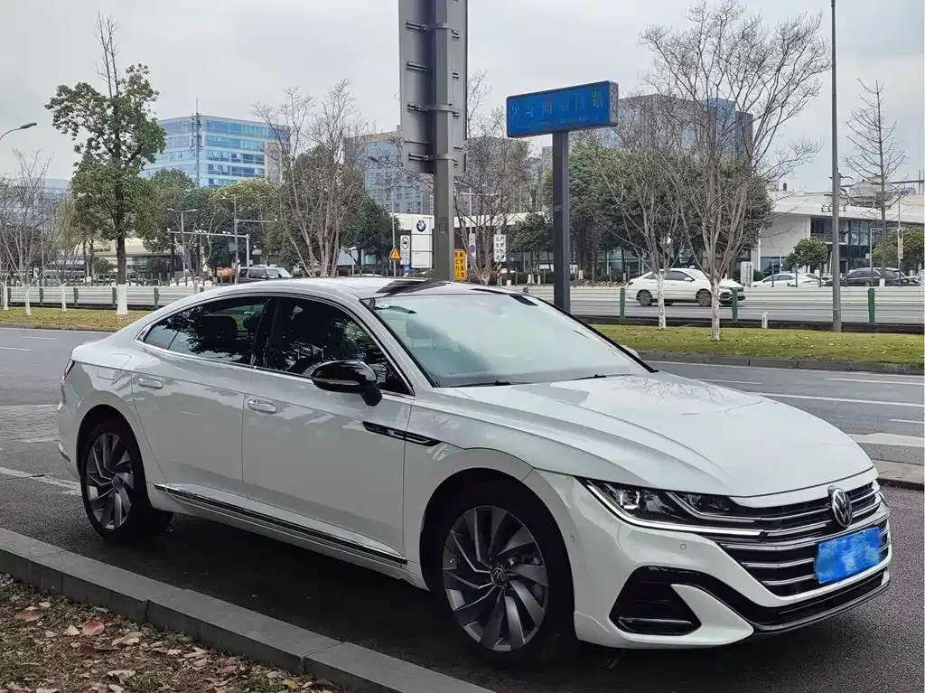Volkswagen CC 2024 из CN, фото 4