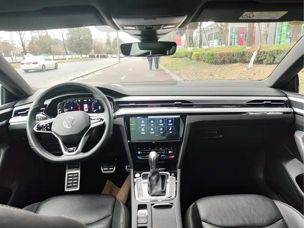 Volkswagen CC 2024 из CN, фото 3