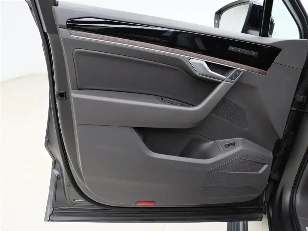 Volkswagen Touareg 2023 из CN, фото 3