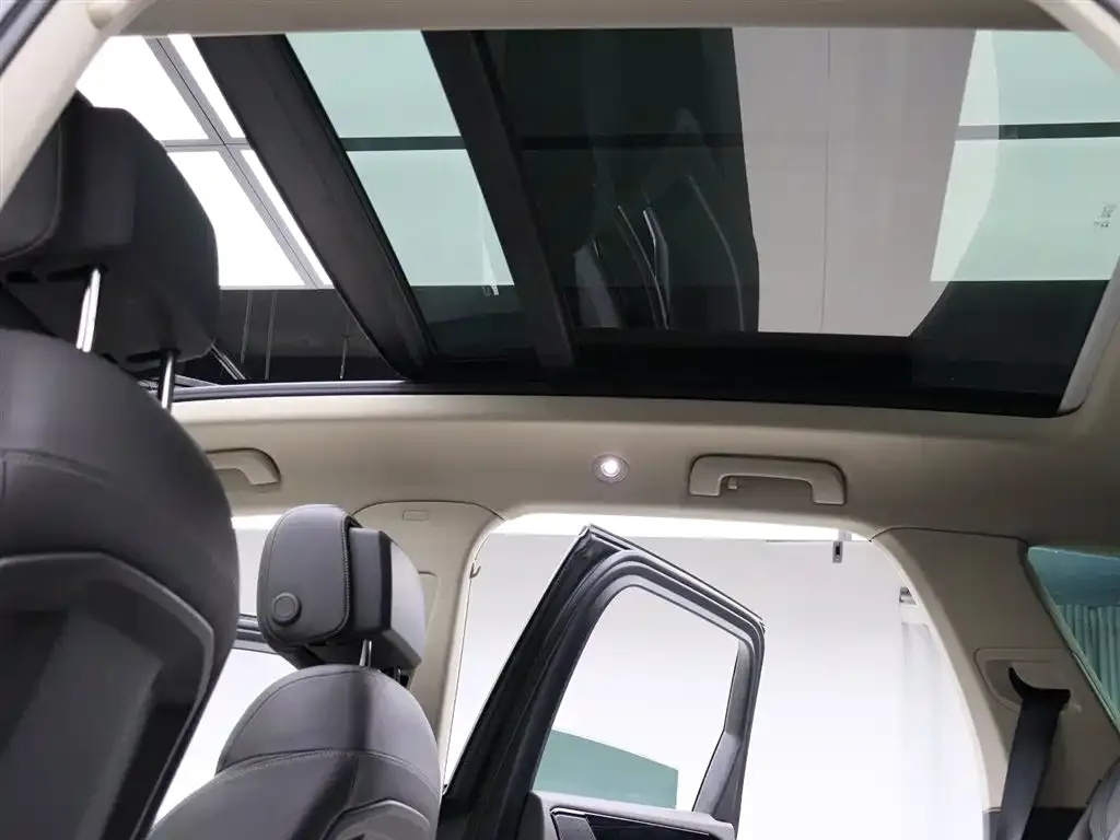 Volkswagen Touareg 2023 из CN, фото 8