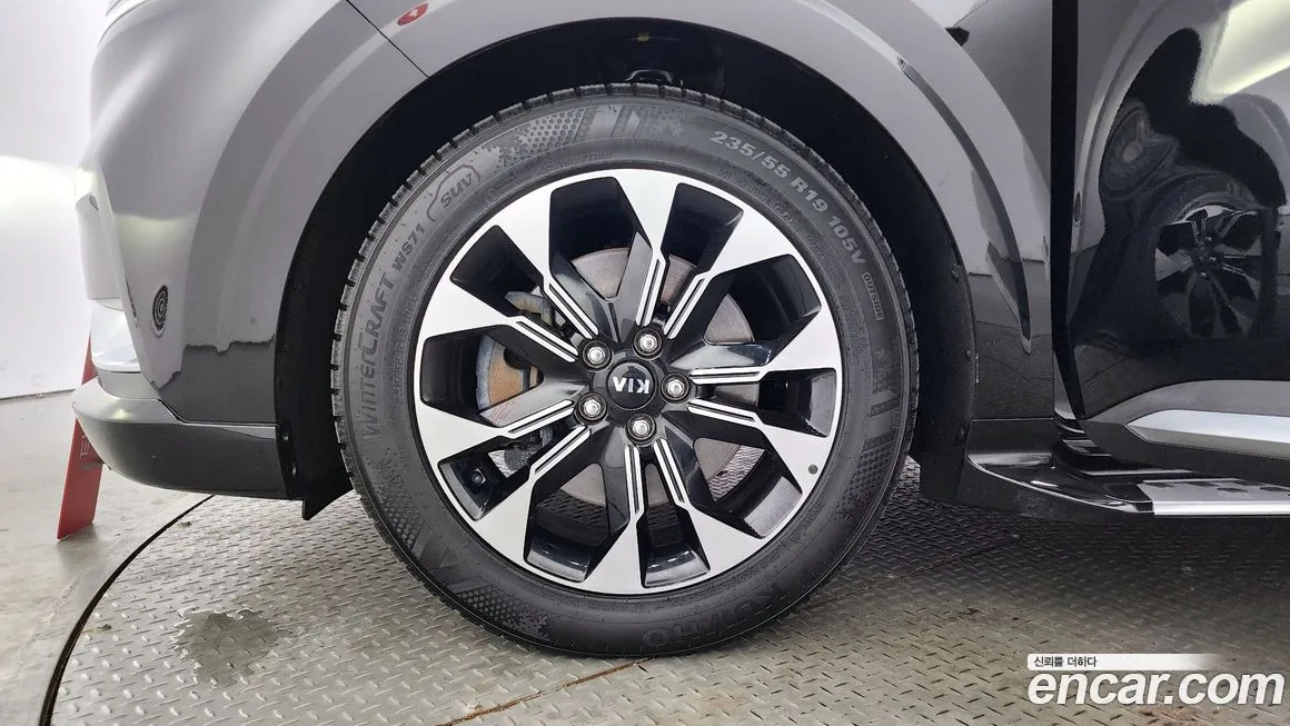 Kia Carnival — фото 10