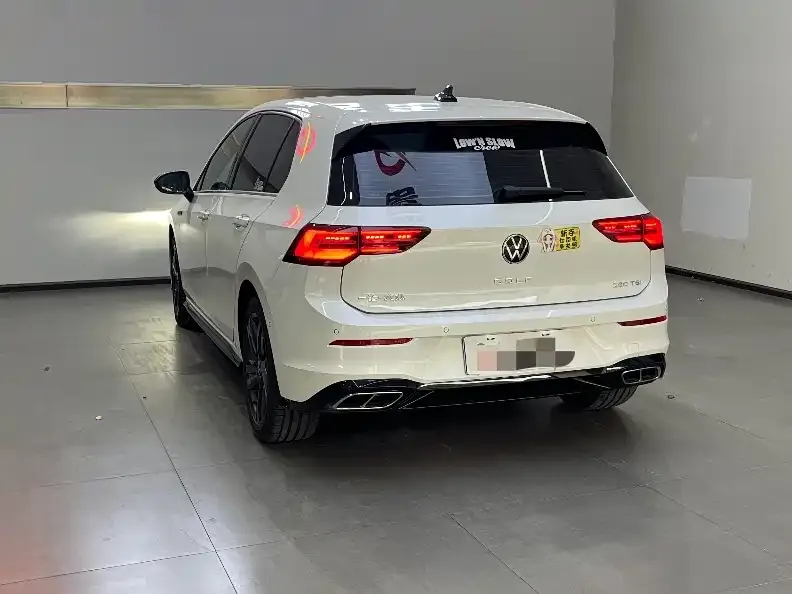 Volkswagen Golf 2023 из CN, фото 3