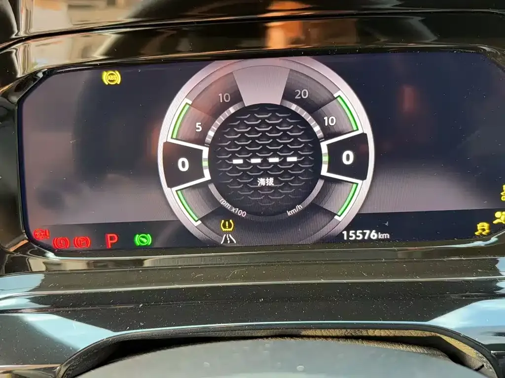 Volkswagen Golf 2023 из CN, фото 7