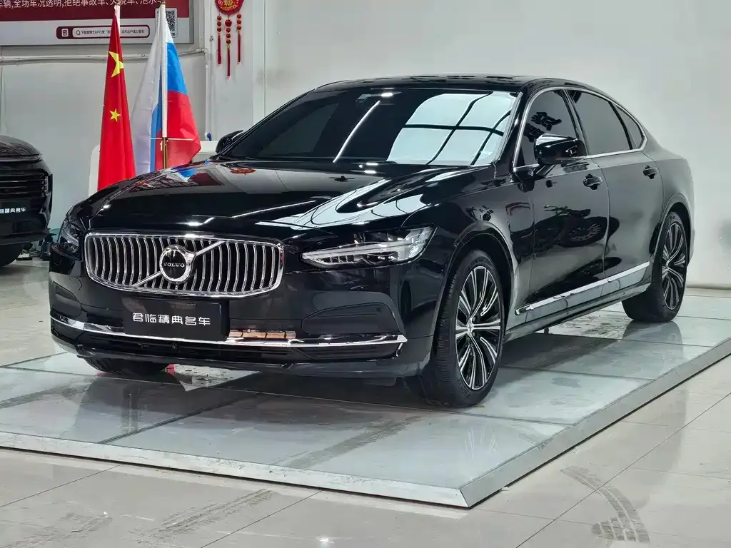 Volvo S90 — фото 1
