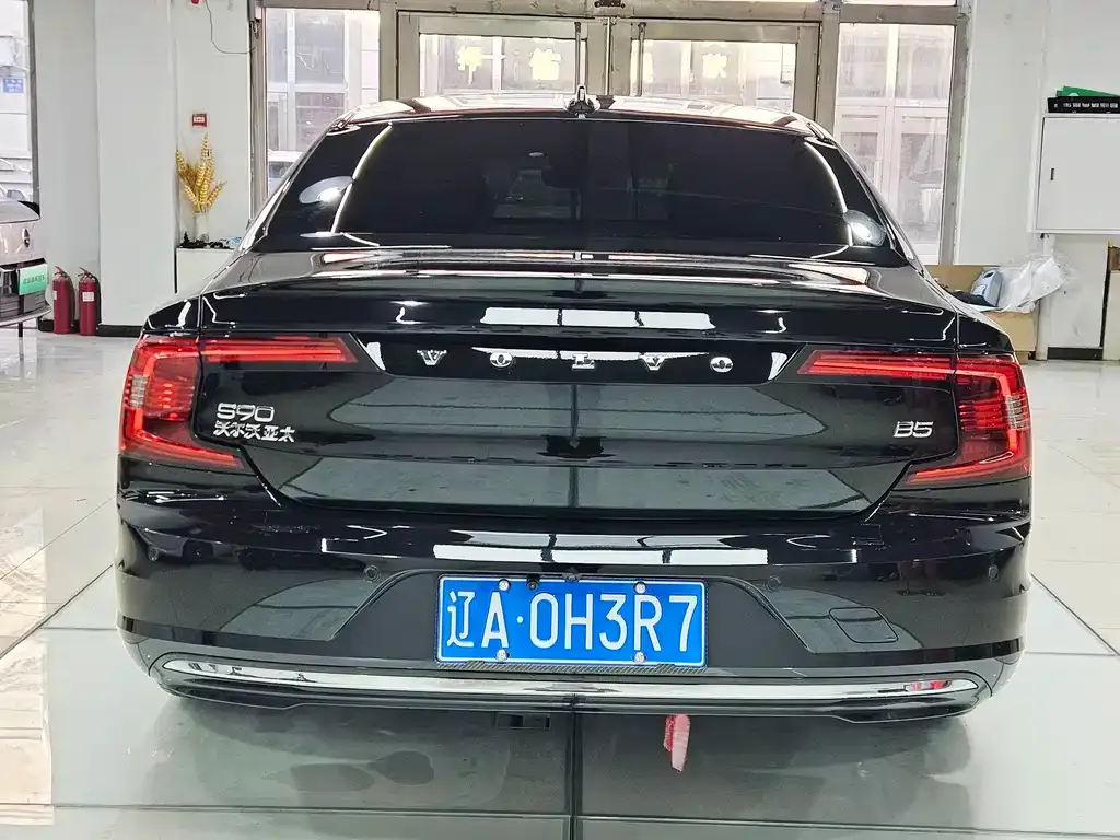 Volvo S90 — фото 9