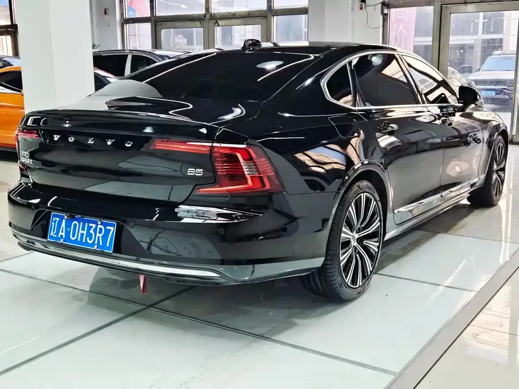 Volvo S90 — фото 10