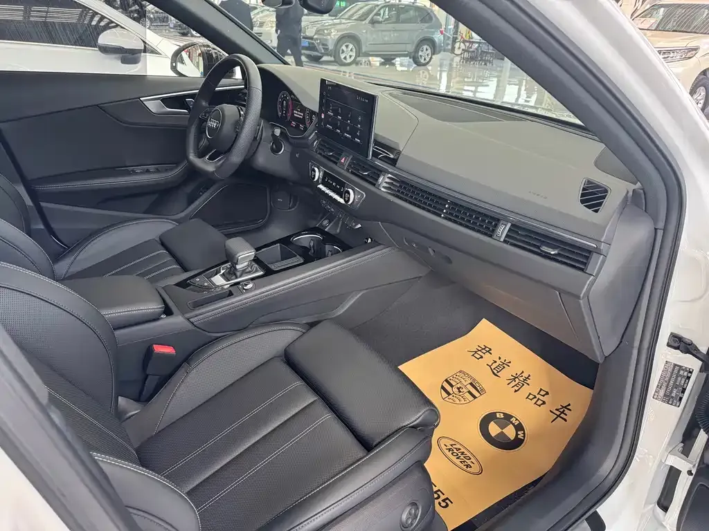 Audi A4L 2024 из CN, фото 10