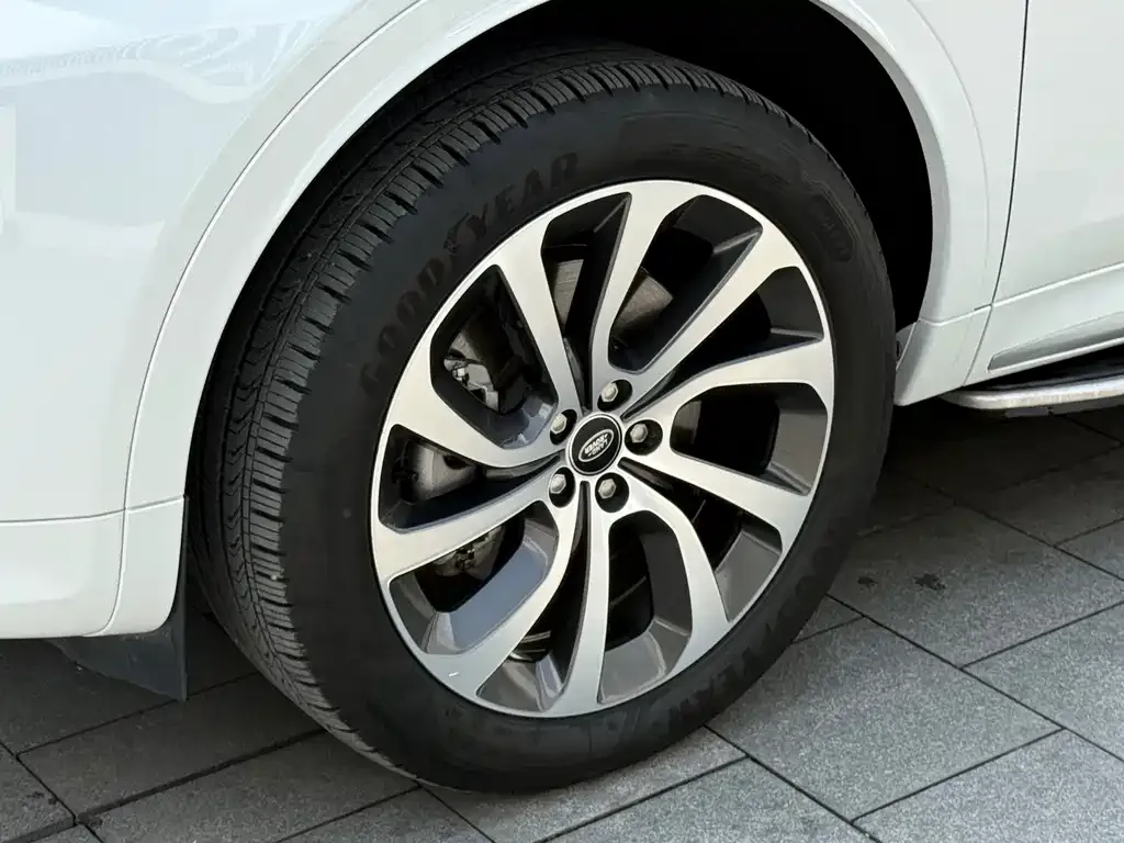 Land Rover Discovery Sport — фото 4