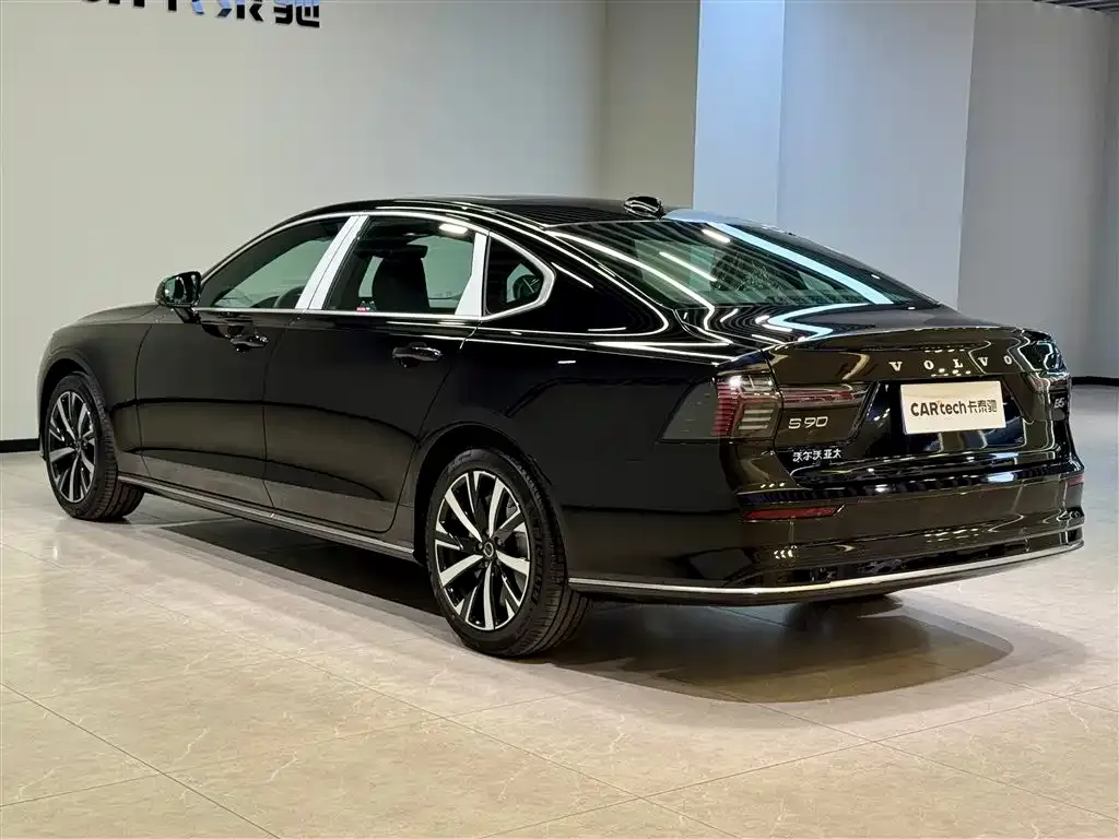 Volvo S90 — фото 4