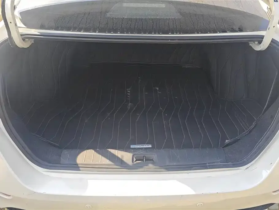 Nissan Sylphy 2023 из CN, фото 2