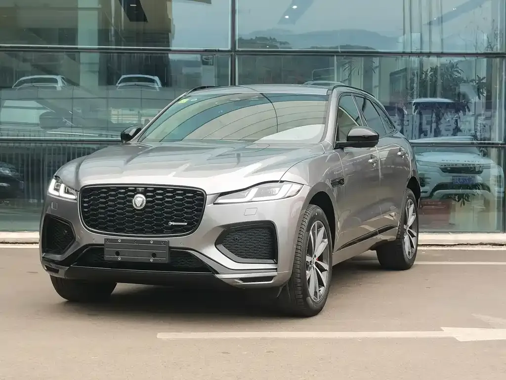 Jaguar F-PACE — фото 1