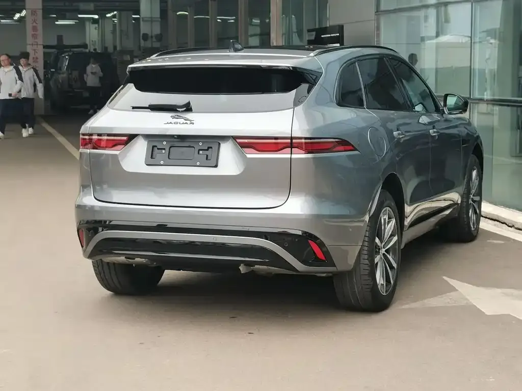 Jaguar F-PACE — фото 4