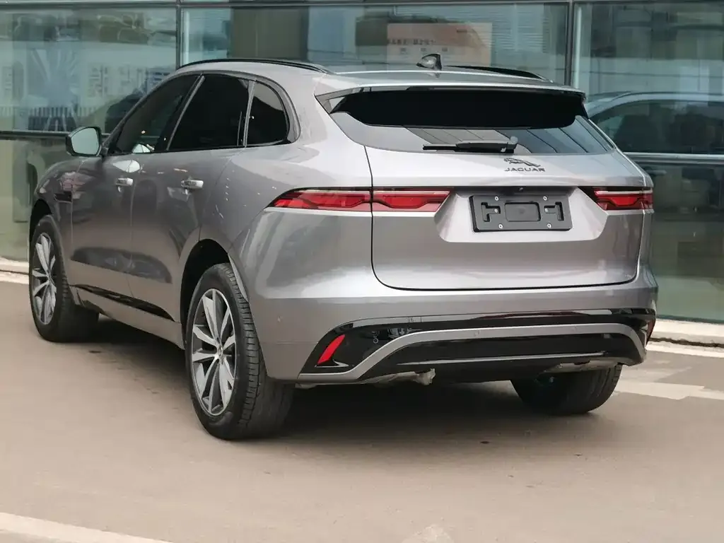 Jaguar F-PACE — фото 9