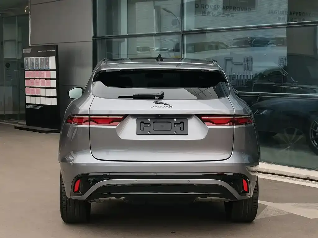 Jaguar F-PACE — фото 2