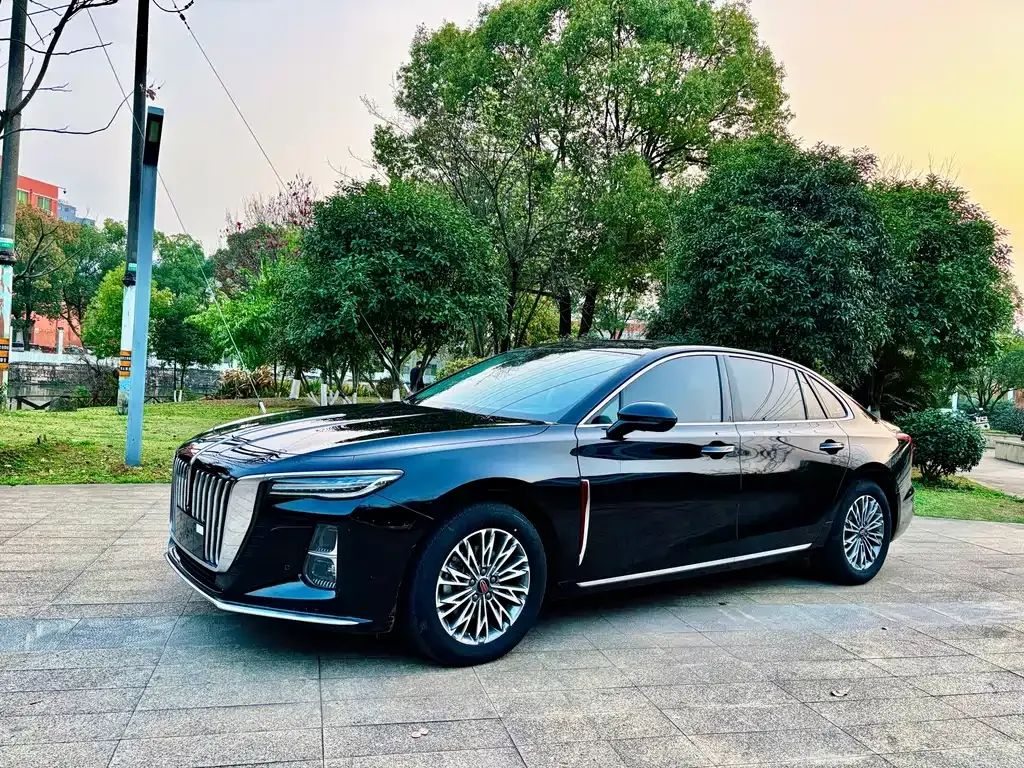 Hongqi H5 — фото 1