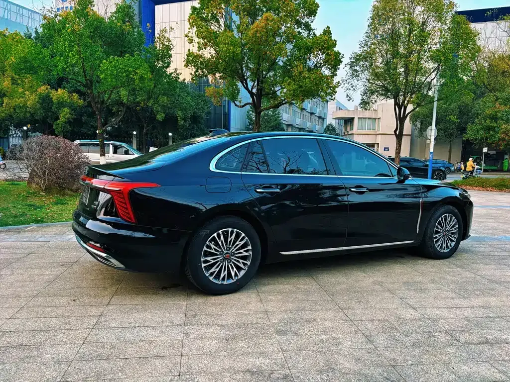 Hongqi H5 — фото 6