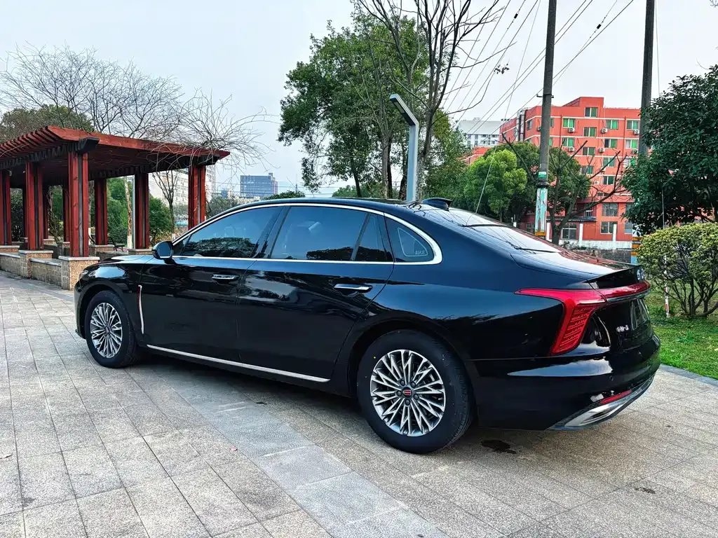 Hongqi H5 — фото 2