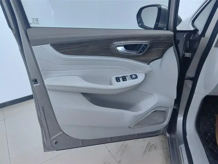 Roewe iMAX8 2024 из CN, фото 10
