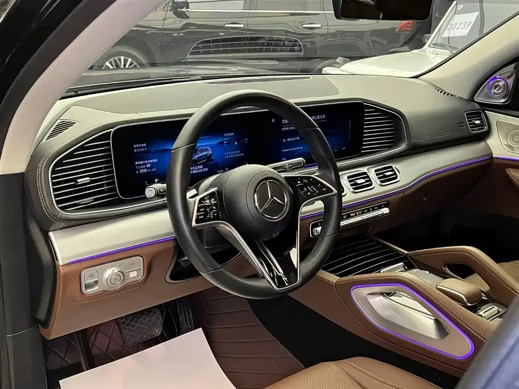 Mercedes-Benz GLS — фото 6