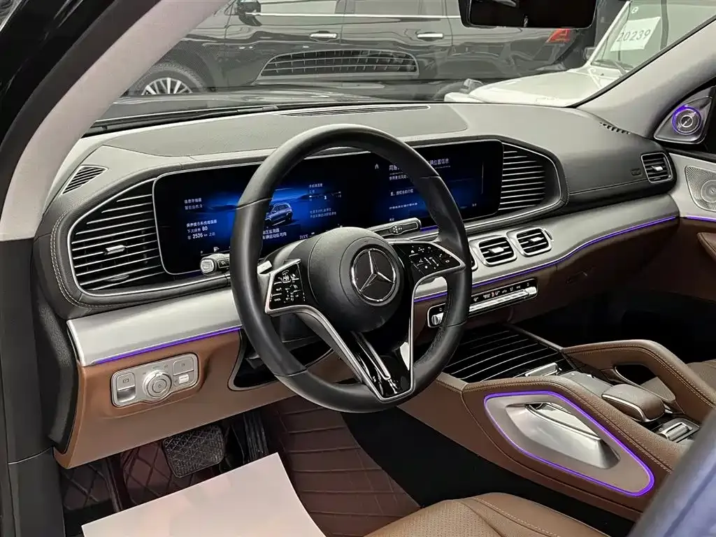 Mercedes-Benz GLS — фото 9