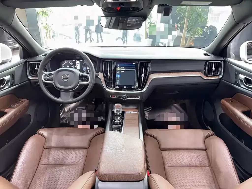 Volvo S60 2023 из CN, фото 5