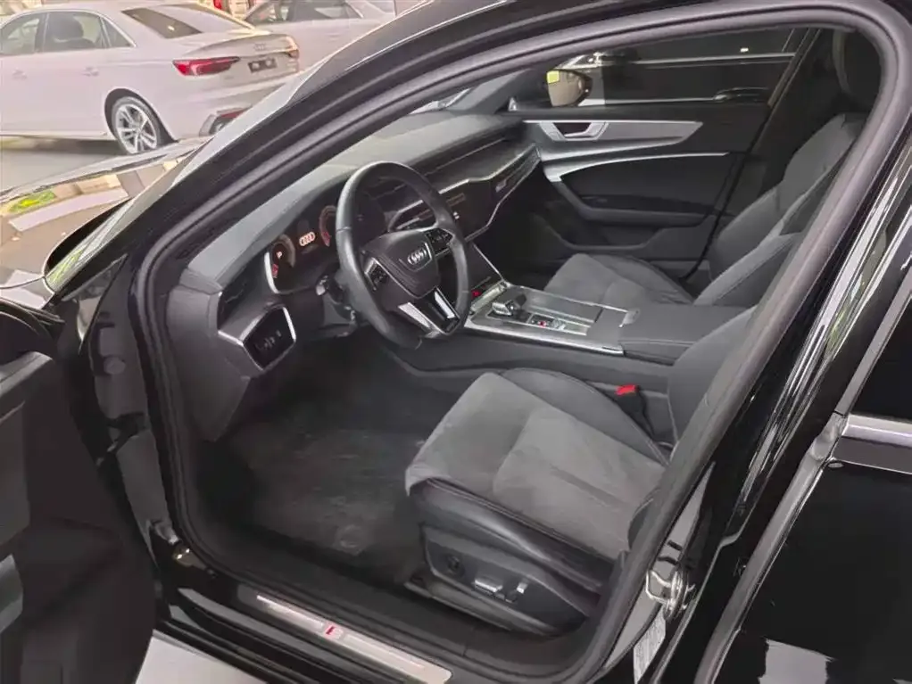 Audi A6L 2023 из CN, фото 6