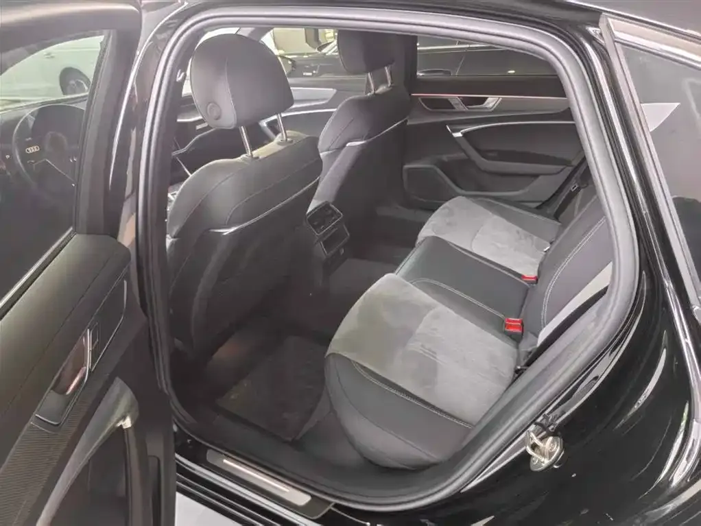 Audi A6L 2023 из CN, фото 2