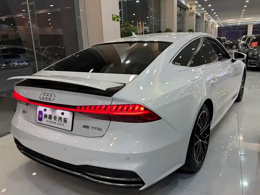 Audi A7 — фото 5