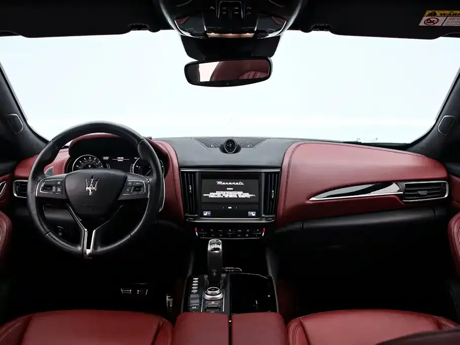 Maserati Levante — фото 6