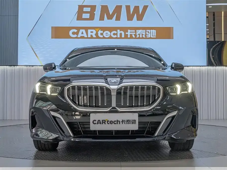 BMW 5 Series — фото 1