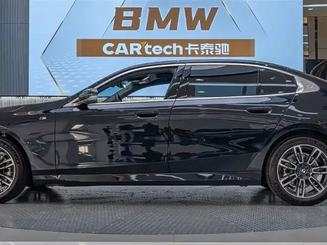 BMW 5 Series — фото 2